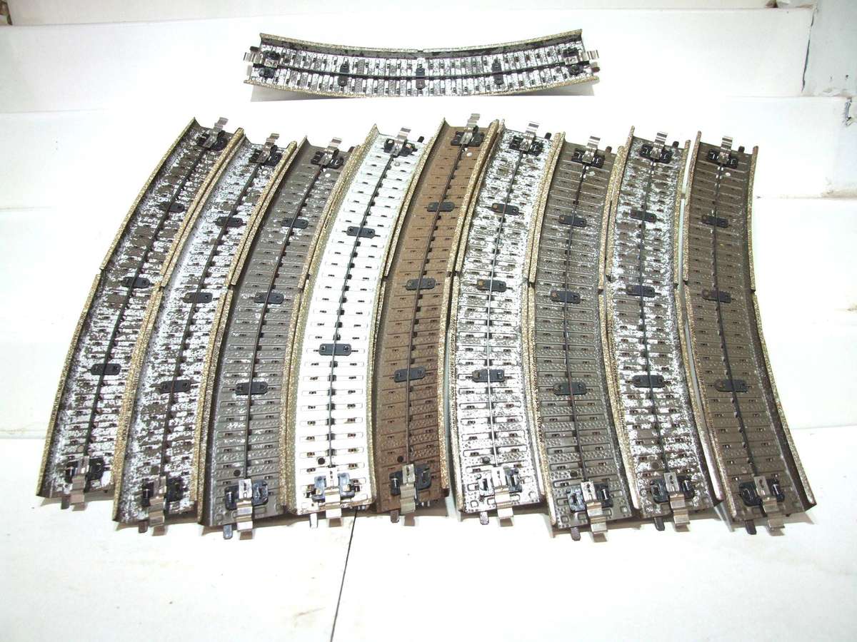 MARKLIN-M HO: 10x 3-Rail Wide Radius(5200 1/1) Steel Track in Good Used un-boxed condition.(W-GR)