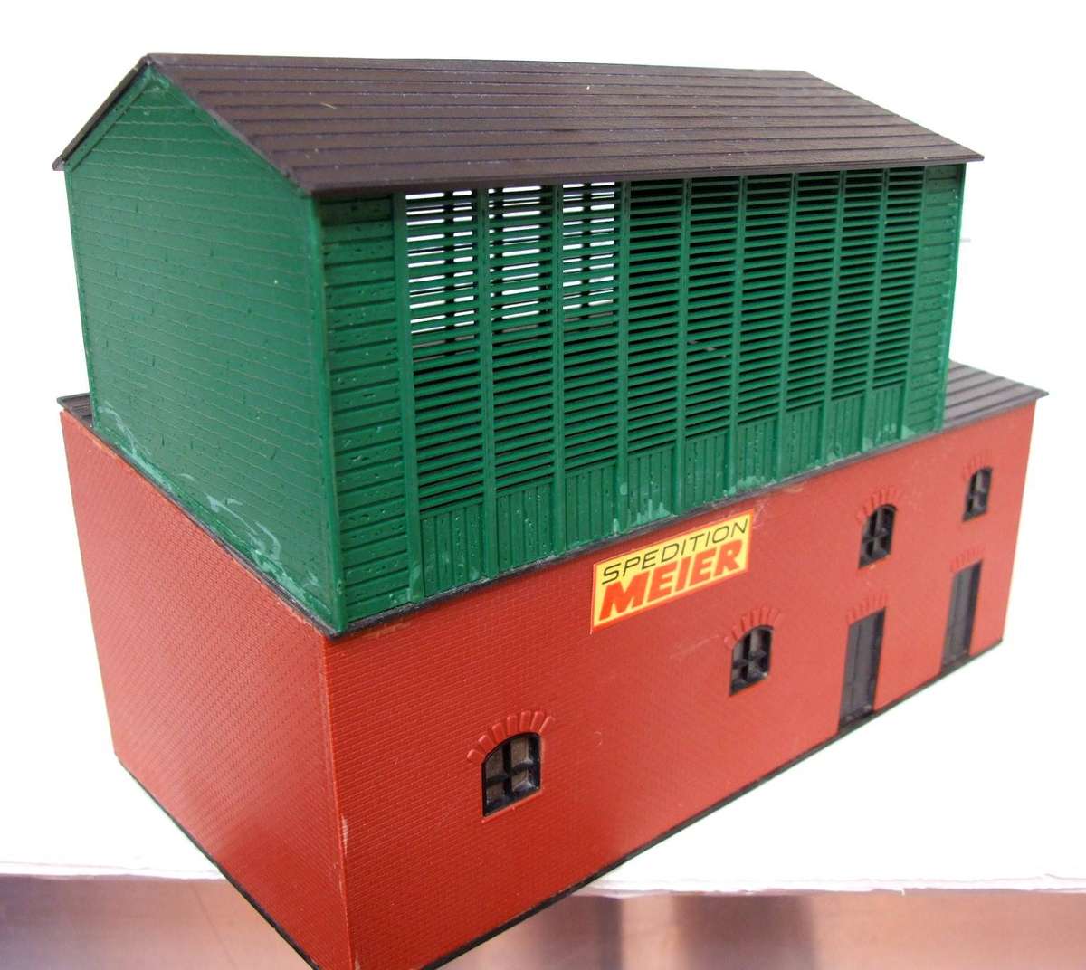 SCENERY HO/OO:  On Auction is this Plastic Factory Building in Fair Used Condition.