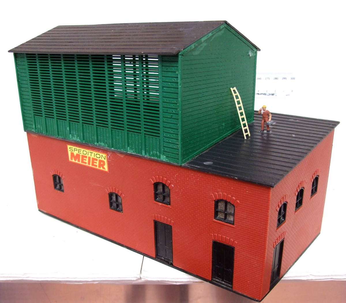 SCENERY HO/OO:  On Auction is this Plastic Factory Building in Fair Used Condition.