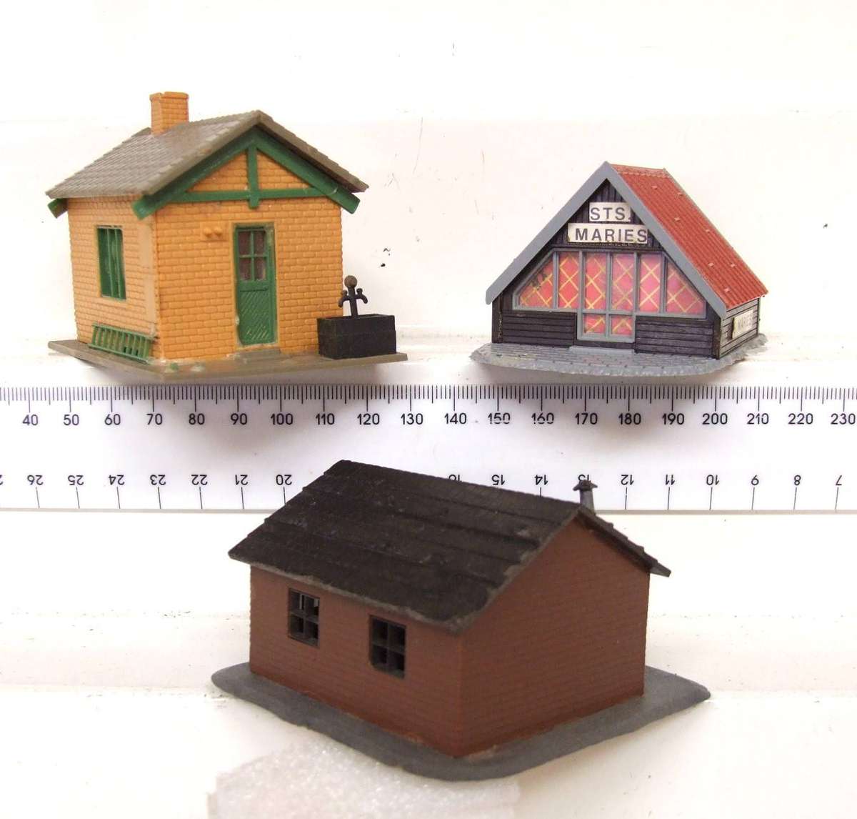 SCENERY HO/OO:  On Auction are these Small Plastic  Buildings in Fair Used Condition.