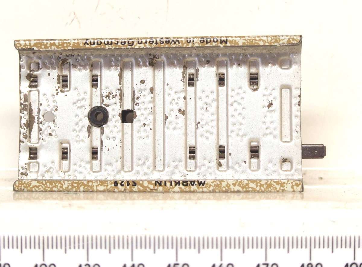 MARKLIN HO:  Vintage M-Track Railway Buffer Stop in Good Boxed Condition (GR)