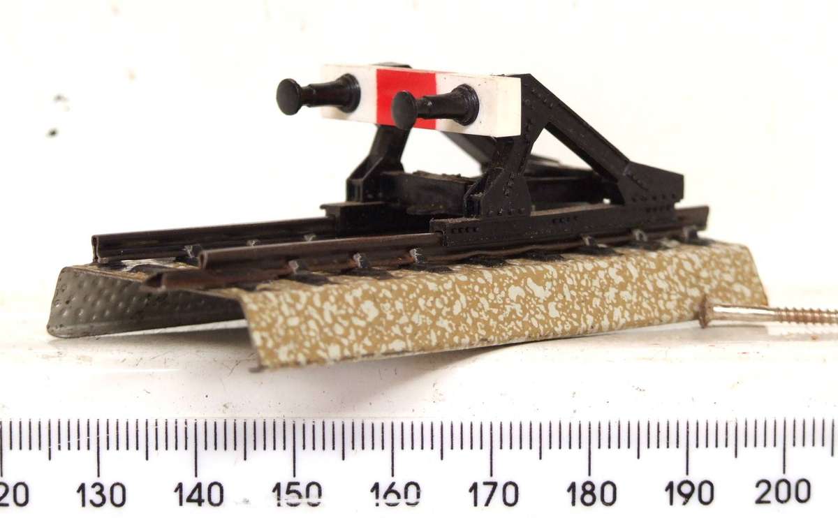 MARKLIN HO:  Vintage M-Track Railway Buffer Stop in Good Boxed Condition (GR)