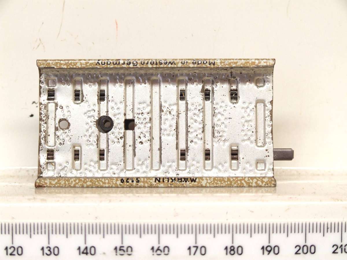 MARKLIN HO:  Vintage M-Track Railway Buffer Stop in Good Boxed Condition (GR)