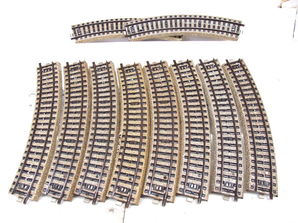 MARKLIN-M HO: 10x 3-Rail Wide Radius(5100 1/1) Steel Track in Good Used un-boxed condition.(W-GR)