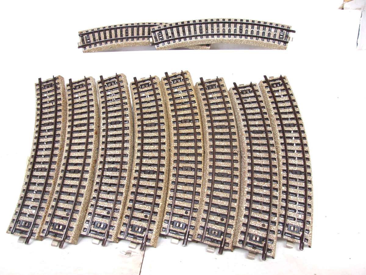 MARKLIN-M HO: 10x 3-Rail Wide Radius(5100 1/1) Steel Track in Good Used un-boxed condition.(W-GR)