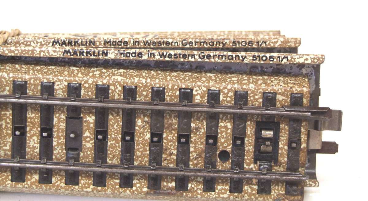 MARKLIN-M HO: 10x 3-Rail Strait(51061/1) Steel Track in Good Used un-boxed condition.(W-GR)