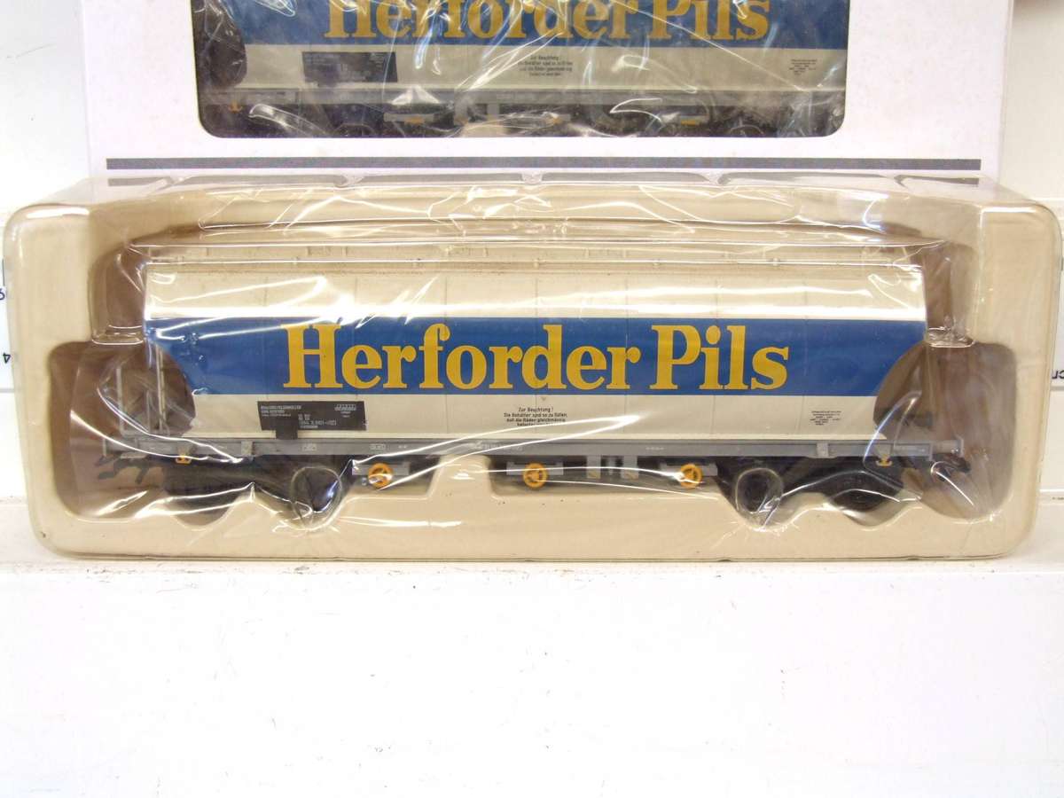 MARKLIN HO: `HERFORDER PILS` High Capacity Hopper Car Set(46328) in New Boxed condition (Germany)