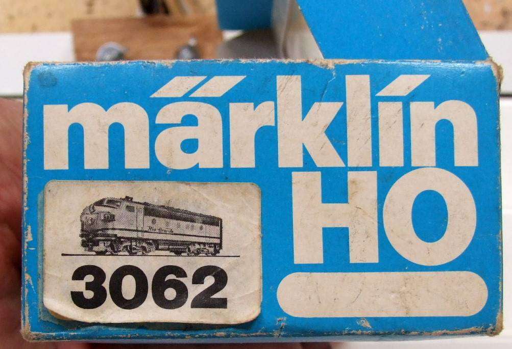 MARKLIN HO: Vintage"Santa Fe" EMD F7-A  DUMMY Diesel Locomotive in Good Boxed condition (Germany)