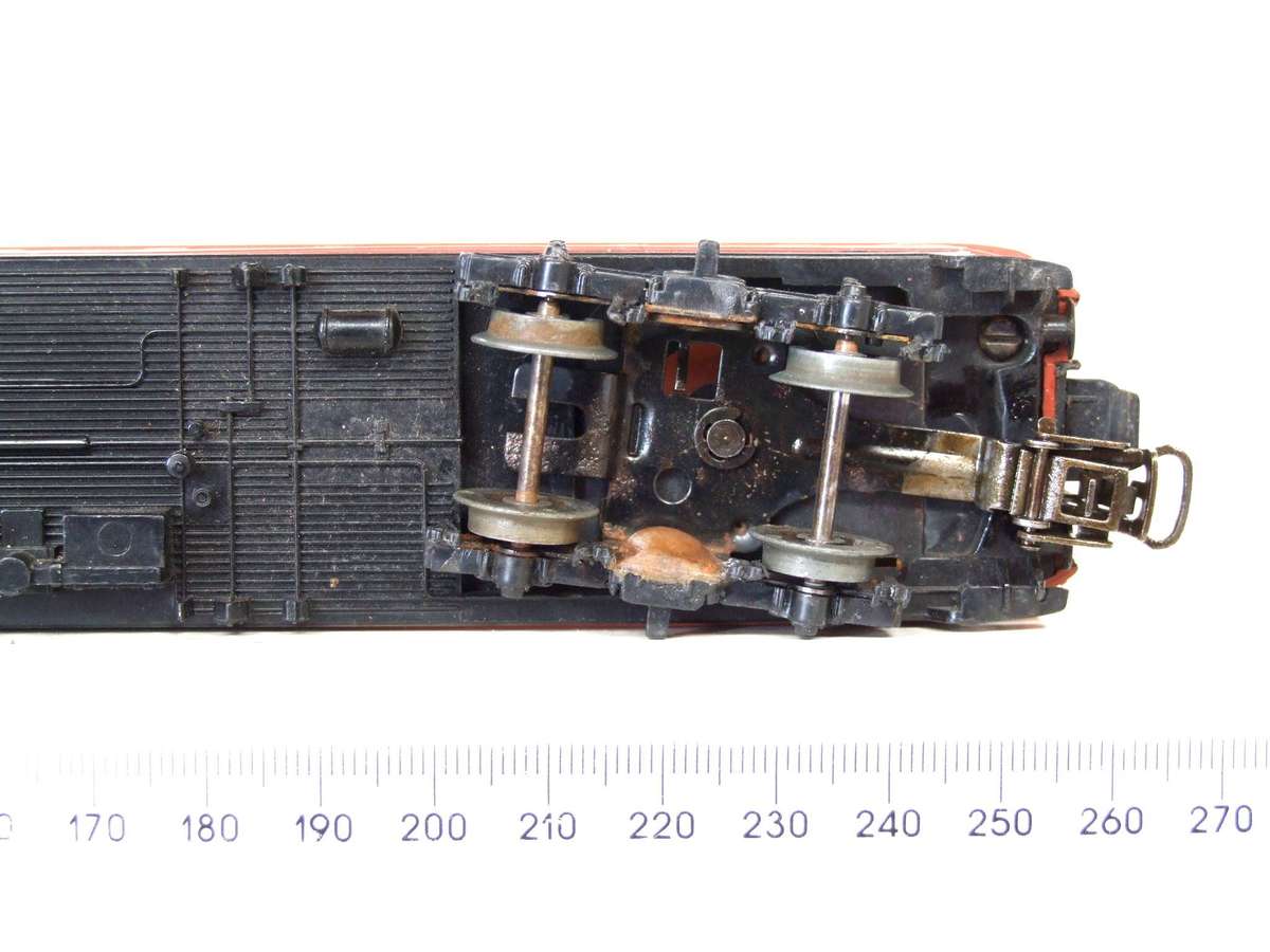 MARKLIN HO: Vintage `SJ` 1st Class Passenger Coach in Fair un-boxed condition (Germany)