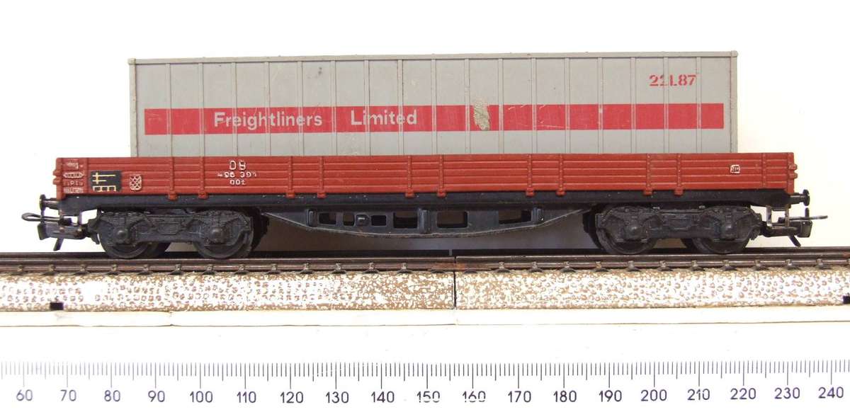 MARKLIN HO: Vintage DB Freight Car with Container Load in Fair Un-boxed, Used condition (W/GR)