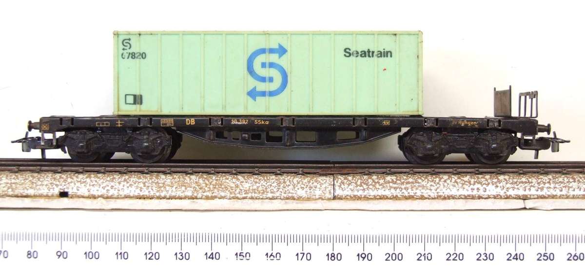 MARKLIN HO: Vintage DB Lowbed with Container Load in Fair Un-boxed, Used condition (W/GR)
