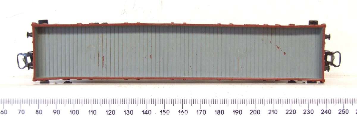 MARKLIN HO: Vintage DB Lowsided Freight Car with Scrap Load in Fair Un-boxed, Used condition (W/GR)