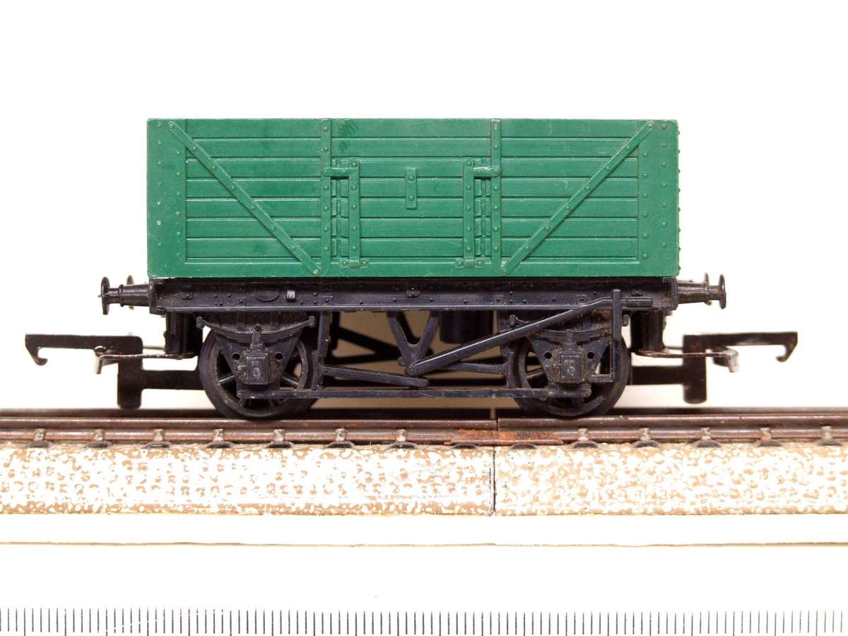 TRI-ANG OO: Vintage Open Car in  Fair, Un-Boxed condition(England)