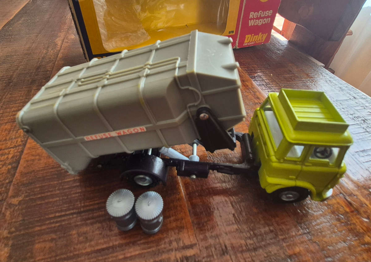 Dinky Toys Refuse Wagon 978