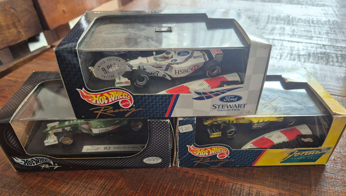 Hot wheels set of 3 racing models