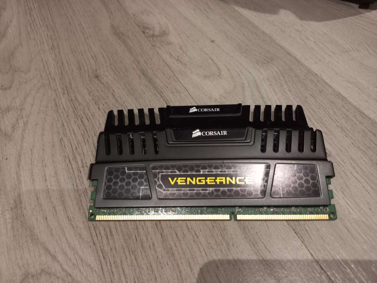 DISCOUNT PC - i5 3.5Ghz, 16Gb RAM (Corsair Vengeance), Gigabyte AMD Radeon R9 380 4Gb, 1Tb SATA