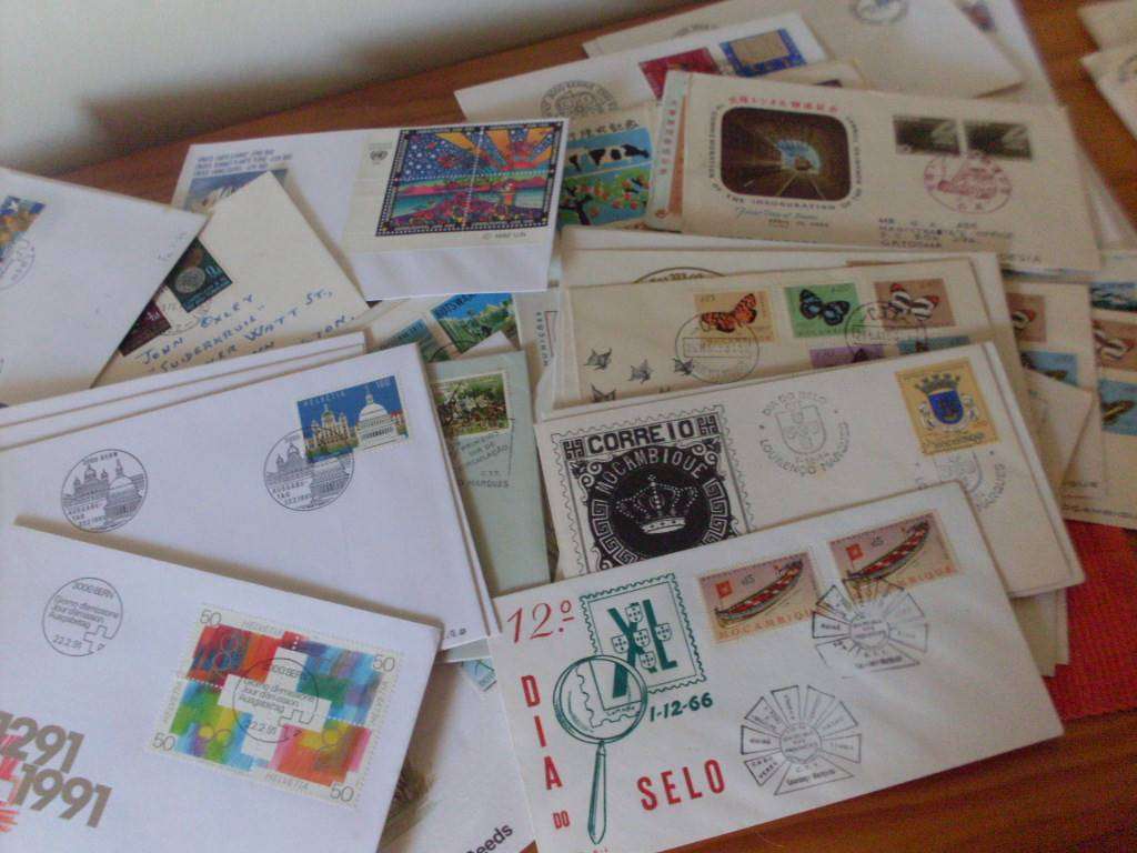 A COLLECTION OF + - 350 VARIOUS FDS...