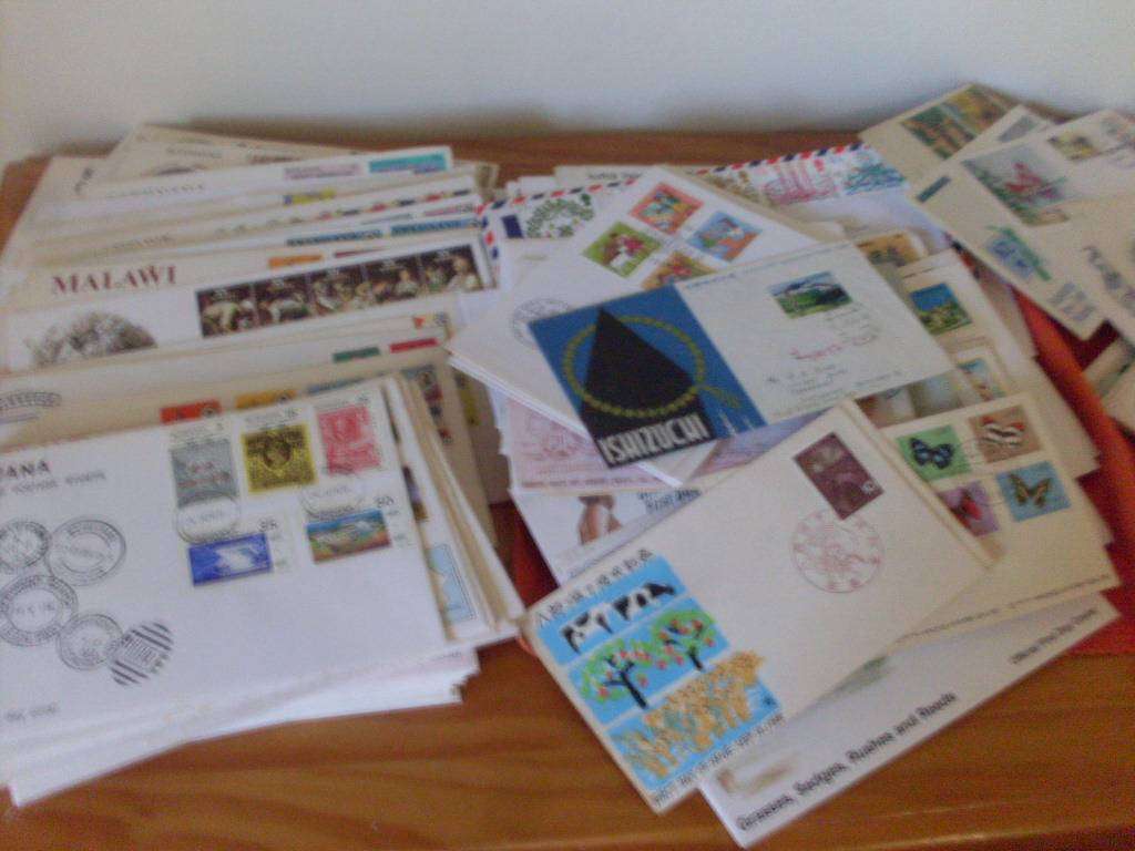 A COLLECTION OF + - 350 VARIOUS FDS...