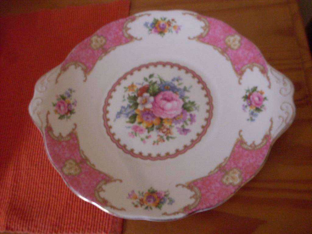 ROYAL ALBERT ... CAKE PLATE ....LADY CARLYLE PATTERN