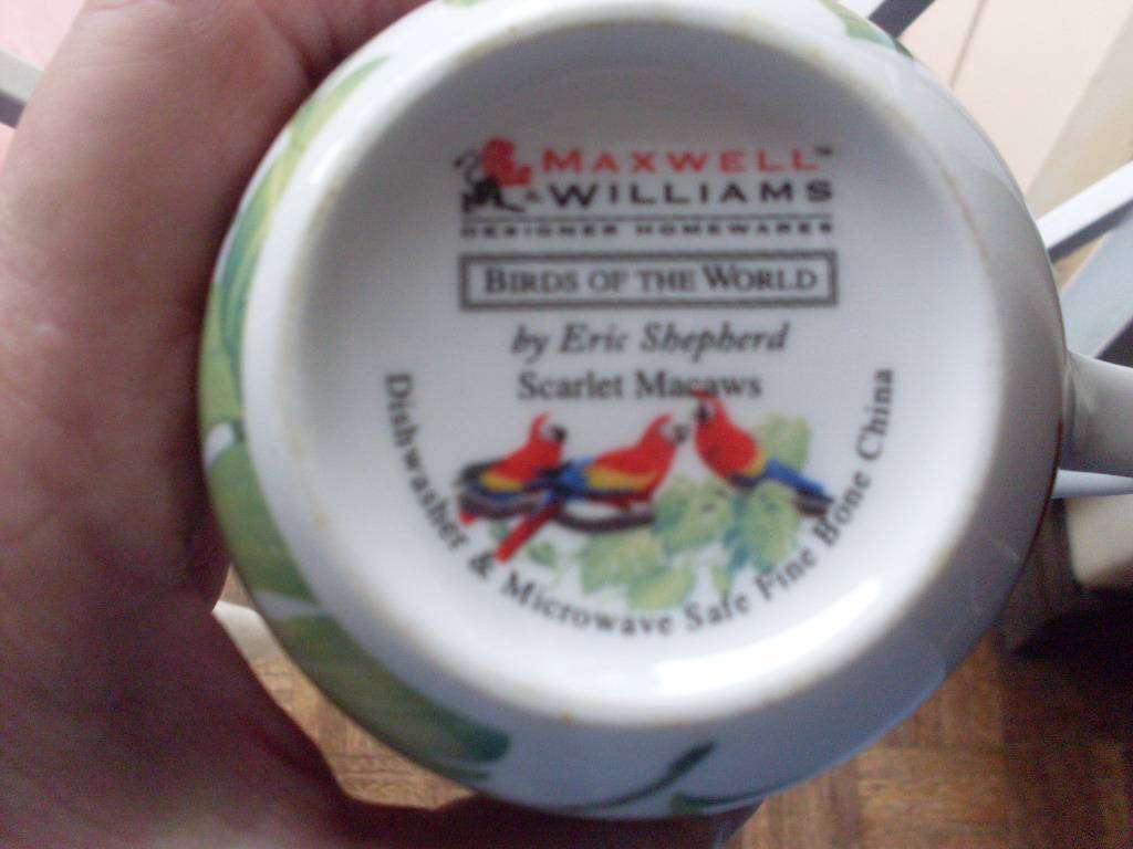 8 MAXWELL & WILLIAMS BIRD PICTURE COFFEE CUPS