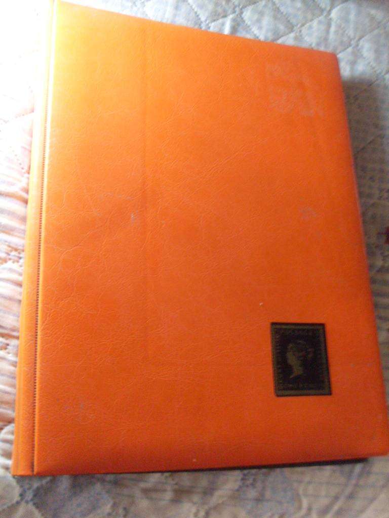 16 DOUBLE  PAGES CLEAR SHEETS STAMP ALBUM (TOTAL 32 PAGES )