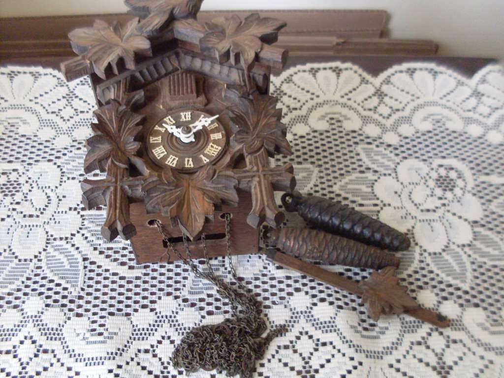VINTAGE WEST GERMAN CUCKOO CLOCK...GM REGULA...WORKING