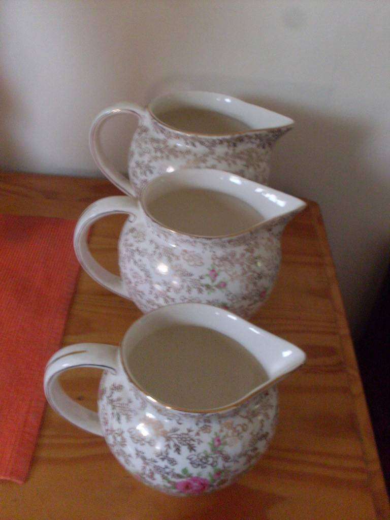 3 VINTAGE JAMES KENT FLORAL/GOLD PATTERN GRADUATE JUGS