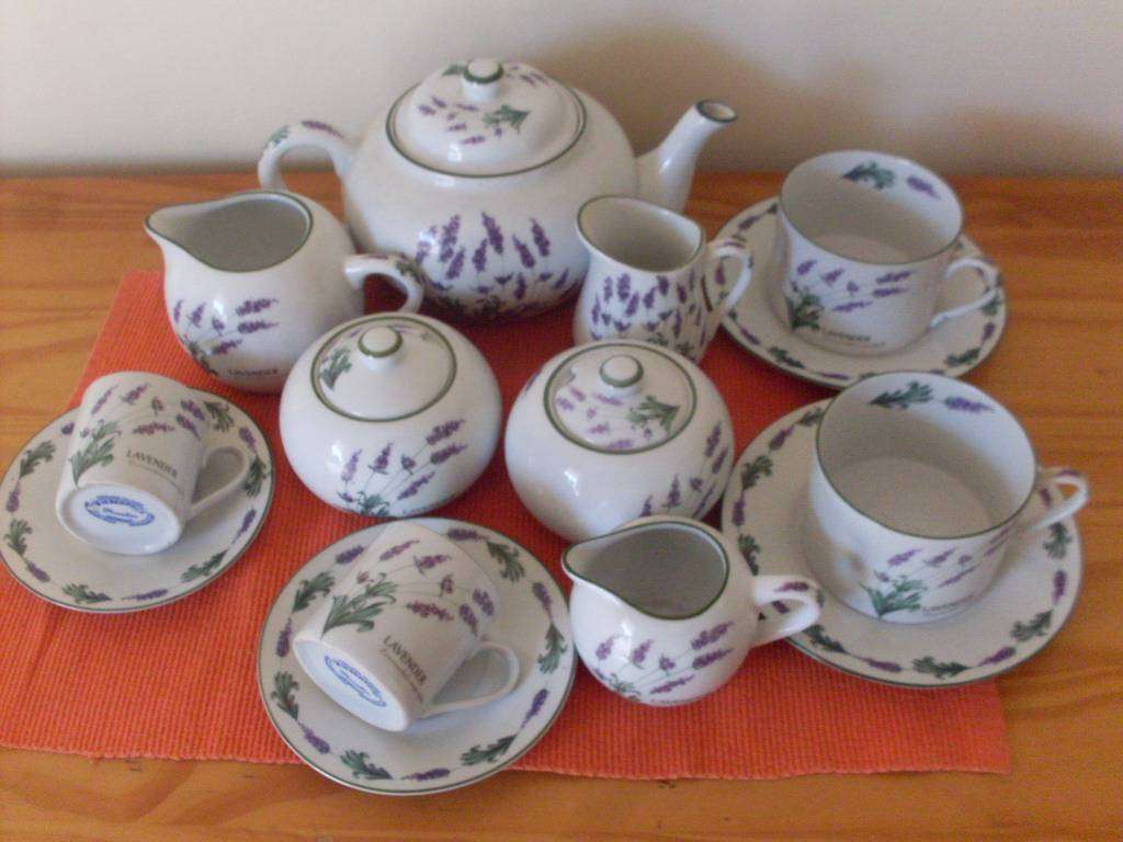 17 Piece Wiessenthal (Germany) Lavender Pattern Tea Set