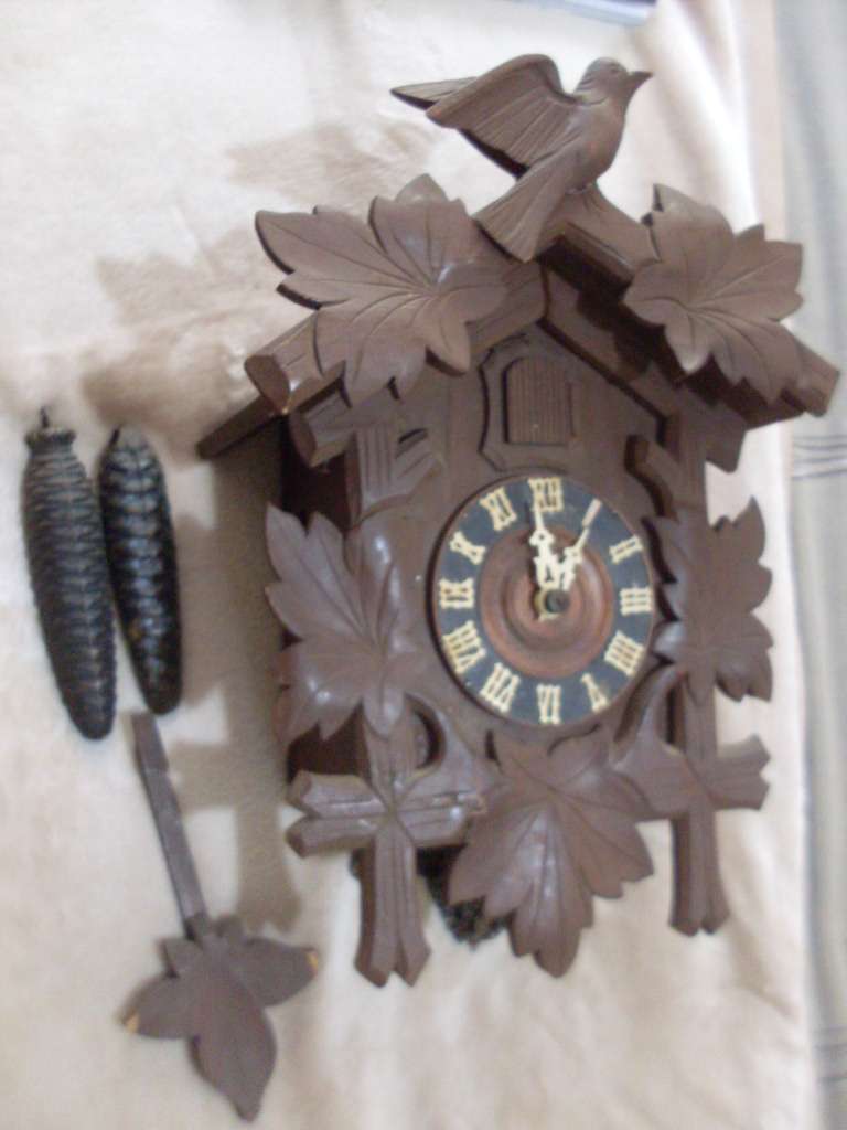 VINTAGE CUCKOO CLOCK...WORKING