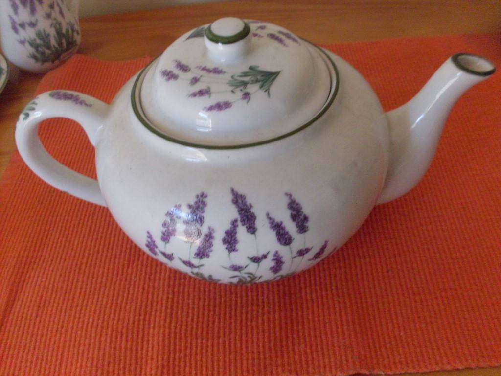 17 Piece Wiessenthal (Germany) Lavender Pattern Tea Set