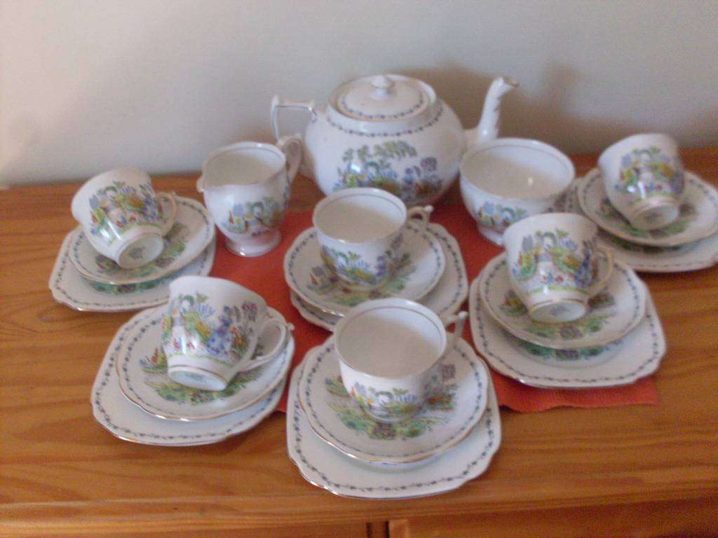 22 PIECE VINTAGE BELL CHINA TEASET....WALKING IN THE GARDEN DESIGN....
