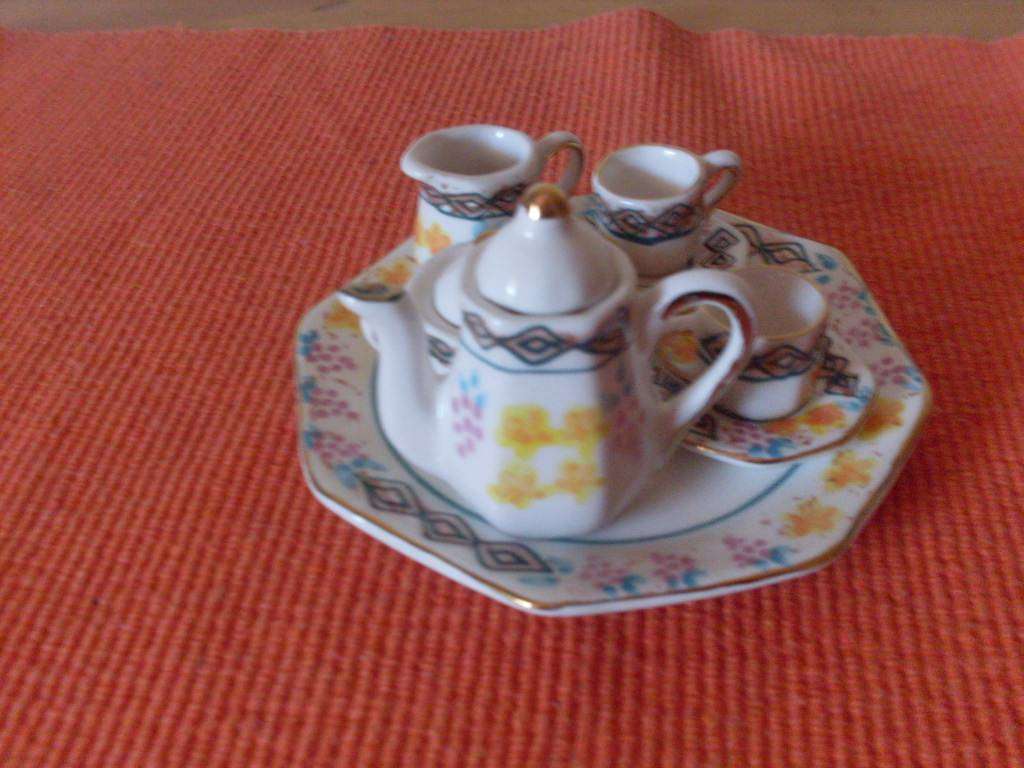 THE CUTEST TEA FOR 2 MINIATURE TEASET...10 PIECE