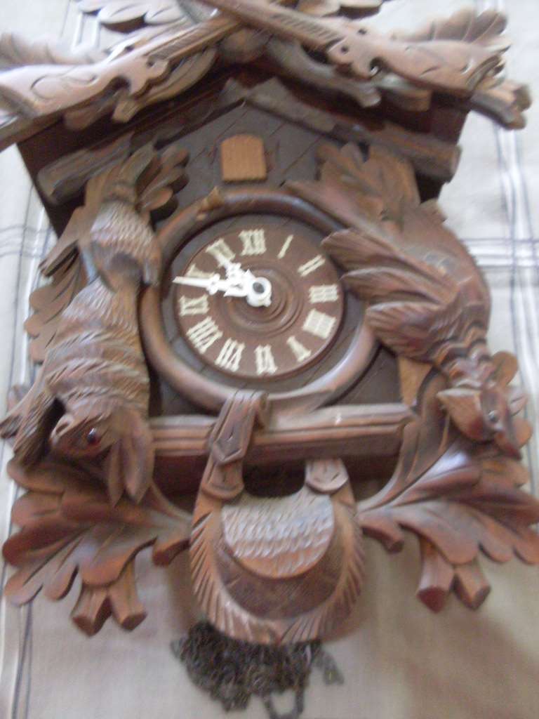 LARGE VINTAGE GERMAN BLACK FOREST HUNTING REGULA CUCKOO CLOCK...WORKING