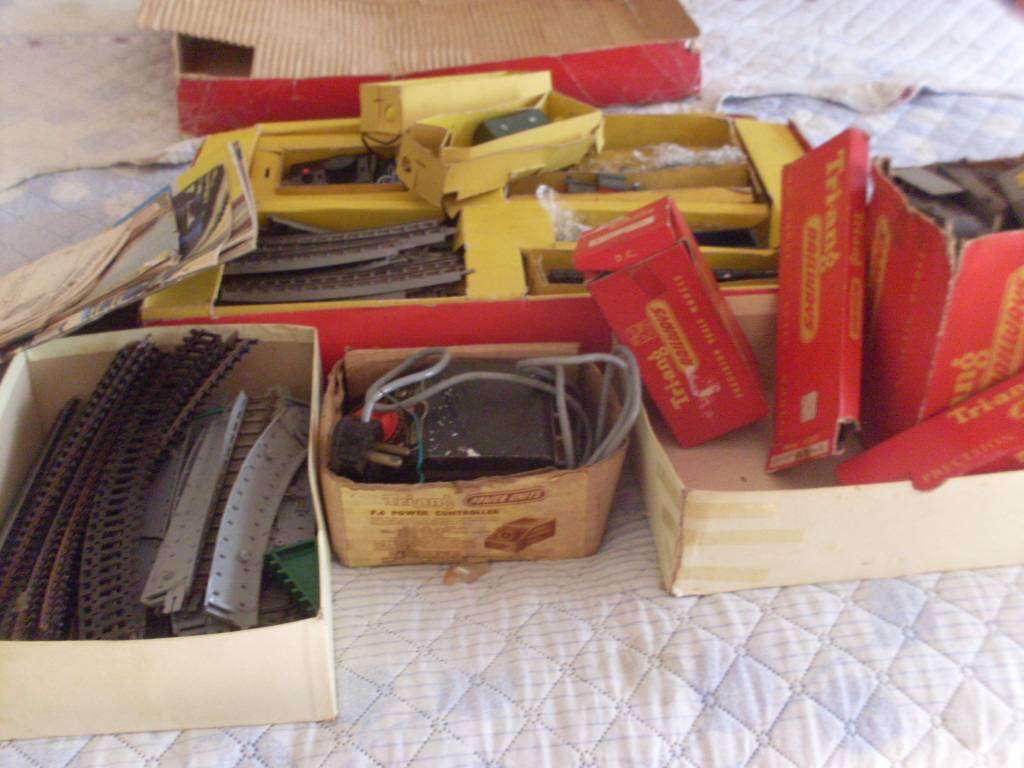 TRIANG TRAIN COLLECTION....SA AND ENGLAND...SEE PICS FOR DESCRIPTION