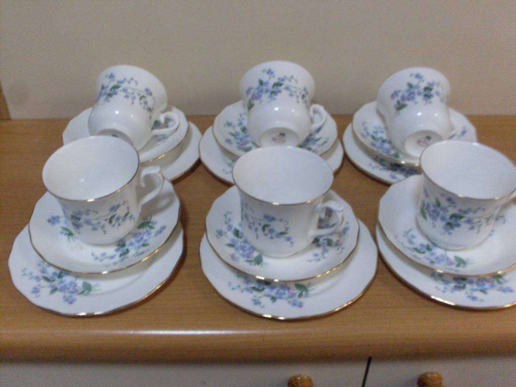 6 X VINTAGE QUEEN ANNE TRIOS ...BLUE FLORAL  DESIGN....18 ITEMS