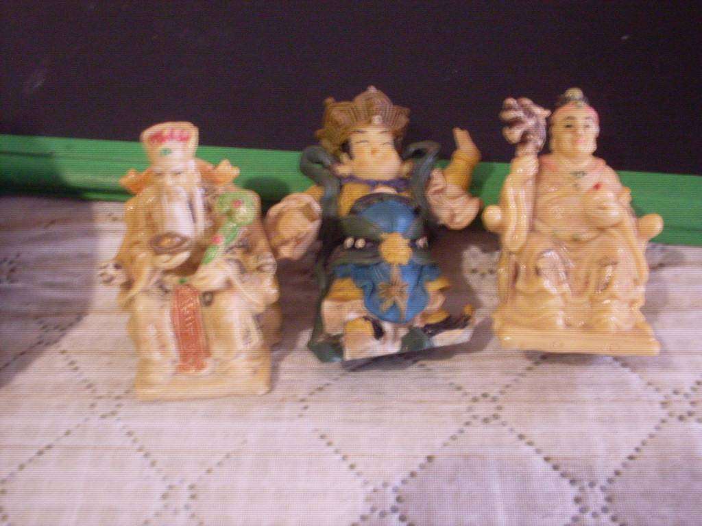 VARIOUS ORIENTAL ITEMS INCLUDING 2 GEISHA GIRL DUOS