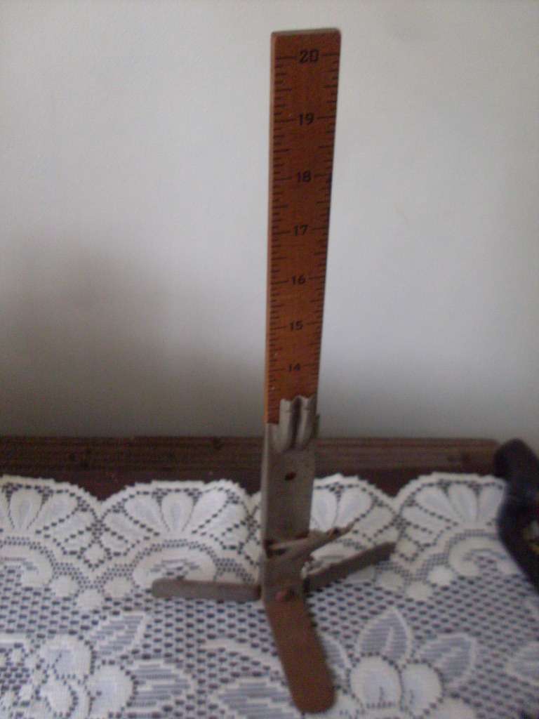 BITS + PIECES OF VARIOUS VINTAGE AND OTHE ITEMS FOR 1 BID