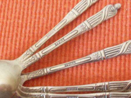 EPNS BOXED SET OF 6 APOSTLE TEASPOONS