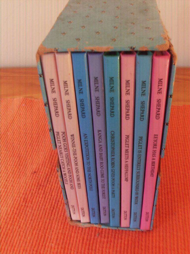 A.A. MILNE....WINNIE THE POO TREASURY 8 BOOK BOXED SET