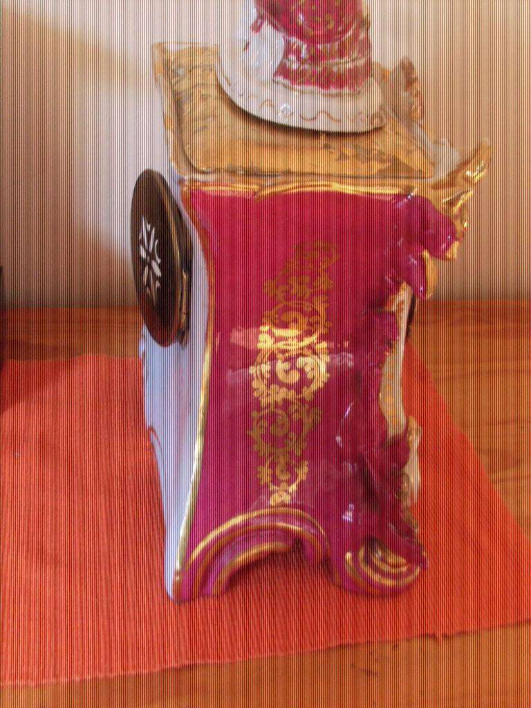 BEAUTIFUL VINTAGE PORCELAIN MOLE OLD PARIS FRENCH MANTLE CLOCK CIRCA 1800'S..see description..