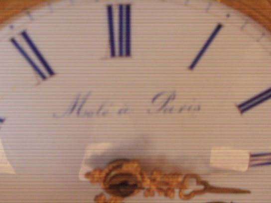 BEAUTIFUL VINTAGE PORCELAIN MOLE OLD PARIS FRENCH MANTLE CLOCK CIRCA 1800'S..see description..