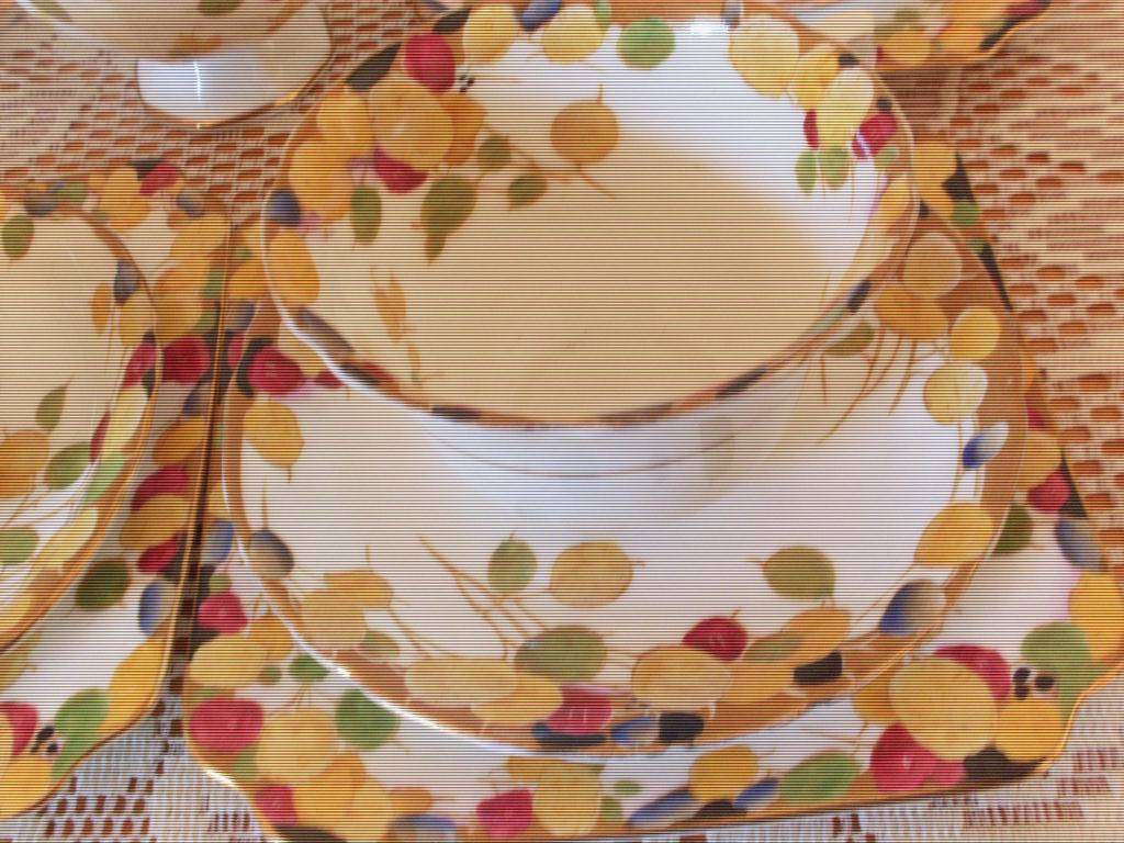 28 VINTAGE PIECES ROYAL DOULTON TEASET...HONESTY PATTERN CIRCA 1930'S...SEE DESCRIPTION