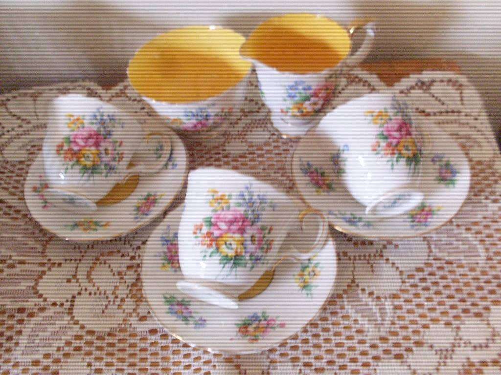 PRETTY CROWN STAFFORDSHIRE SMALL CUP DUOS/MILKJUG/SUGAR BOWL