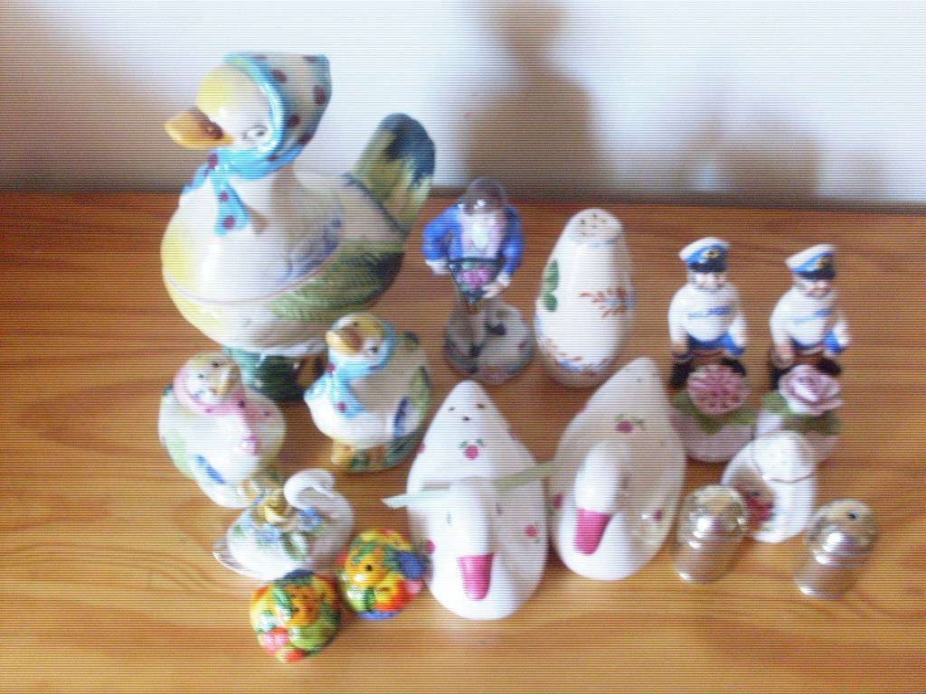 A COLLECTION OF SALT & PEPPER POTS
