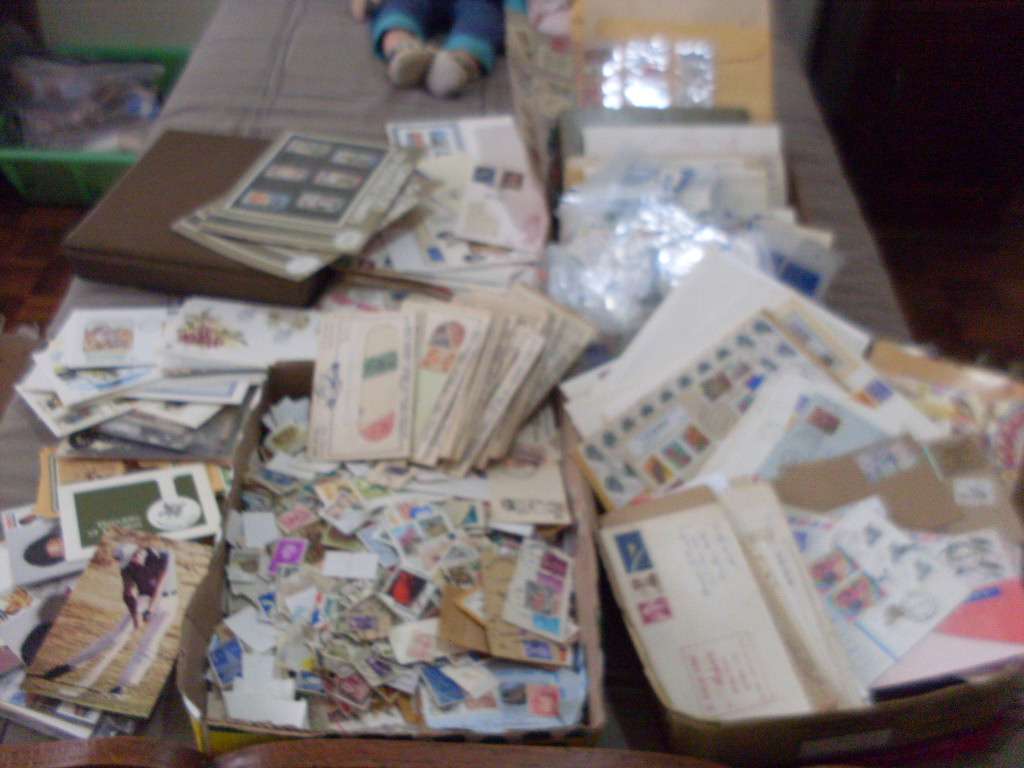 A HUGE LOT...7.8 KG... OF PACKETS /MONEYBAGS OF STAMPS /FDC FILE AND LOOSE FDCS MAXI CARDS + MORE