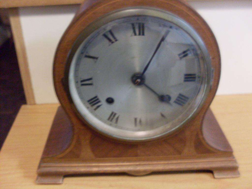 SO SWEET ...VINTAGE BRITISH MANTLE CLOCK...SEE DESCRIPTION