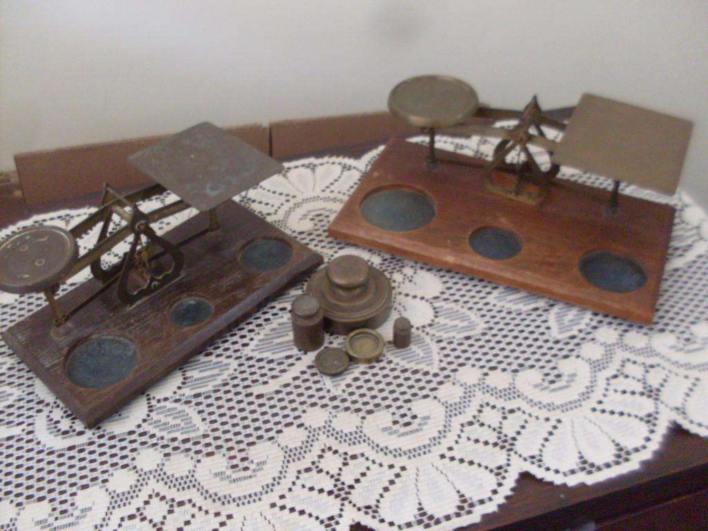 2 VINTAGE BRASS POSTAL SCALES (MADE IN ENGLAND) FOR 1 BID