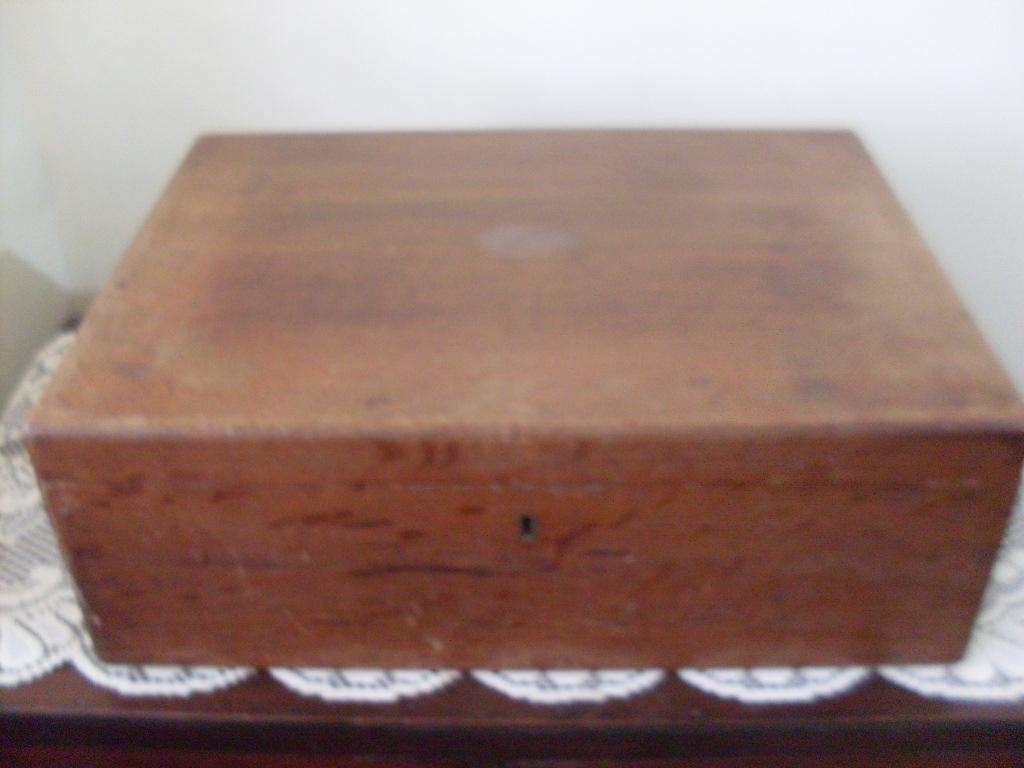 SOLID VINTAGE WOODEN EMPTY CANTEEN (DOUBLE LAYER )