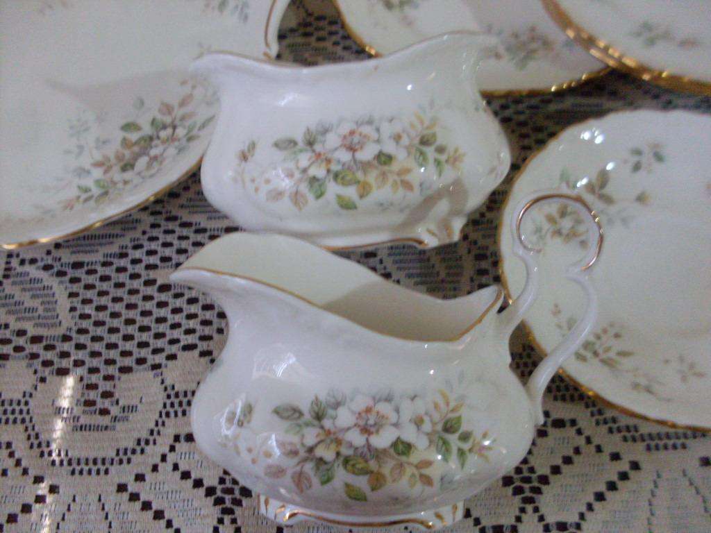 ROYAL ALBERT 10 PIECES...HAWORTH PATTERN