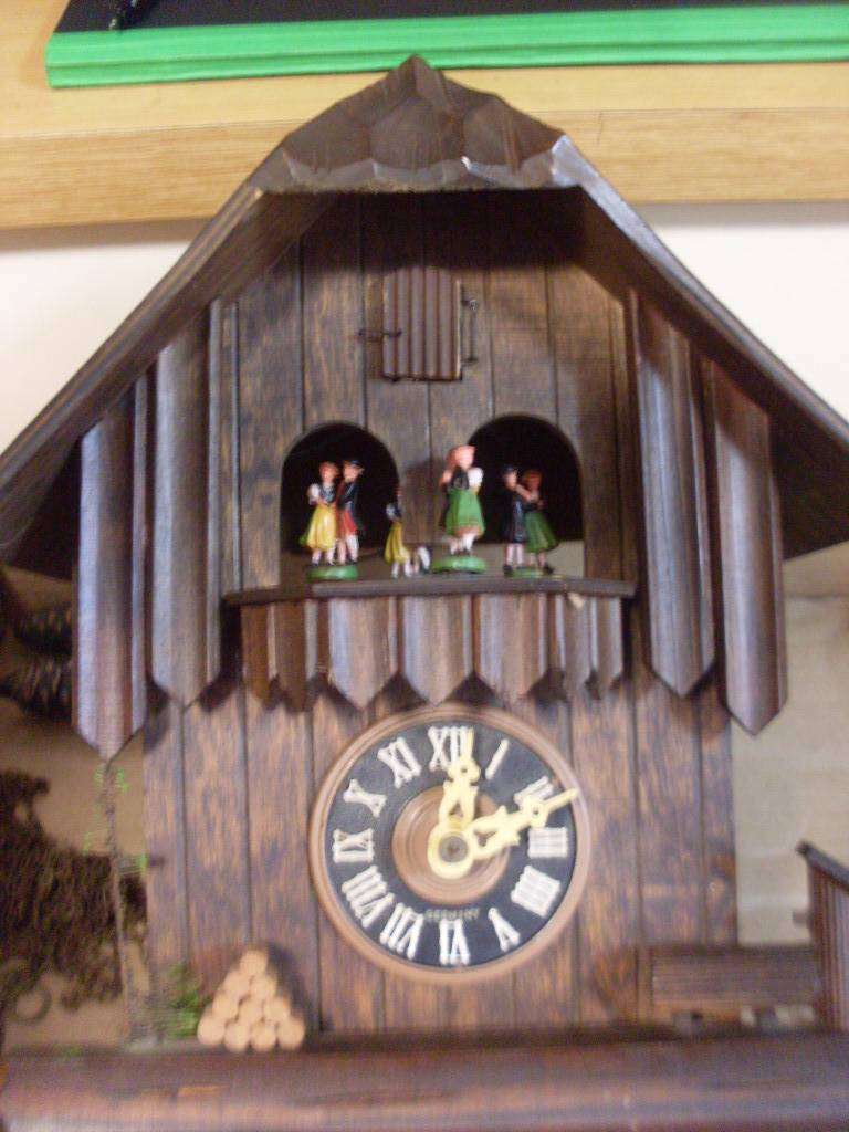 RARE VINTAGE GERMAN ALBERT REGULA SCHWAB KARLSBURG MUSICAL CUCKOO CLOCK. GERMAN DANCERS...WORKING